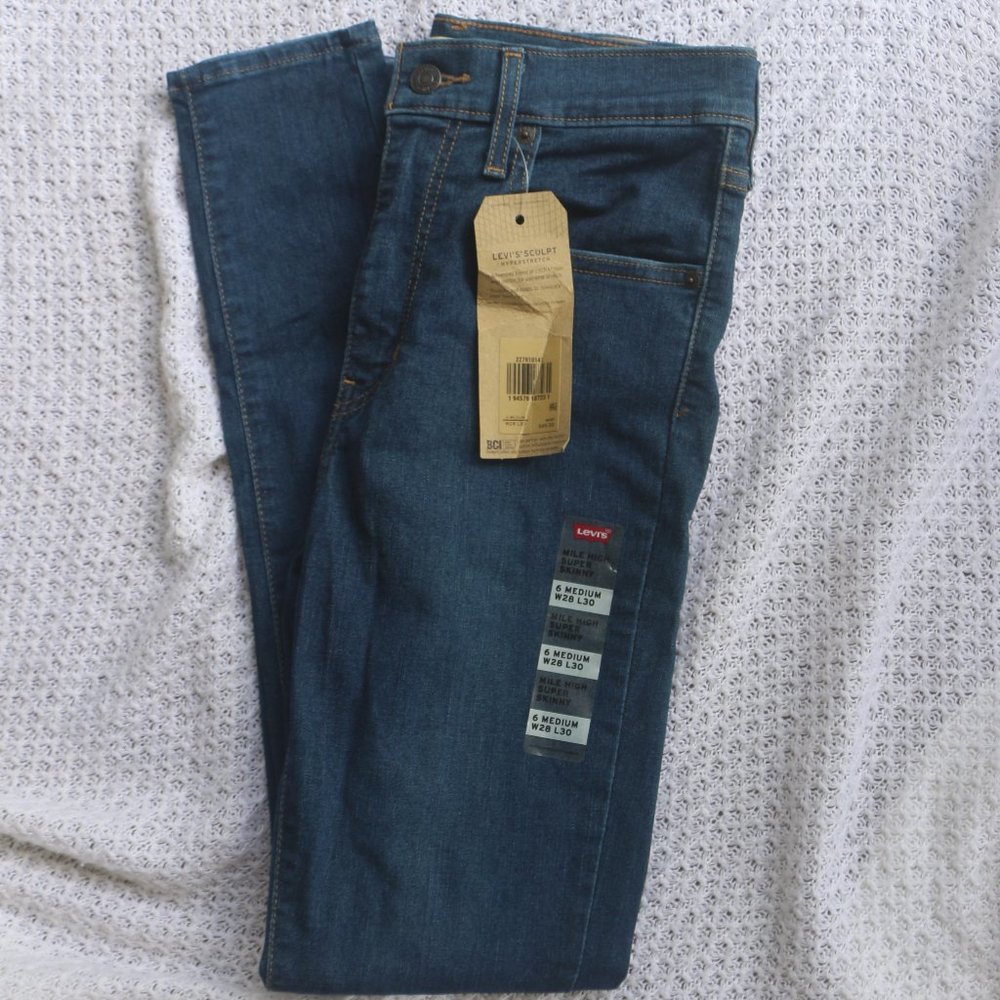 Levi's Mile High Super Skinny Jeans NWT [size 6 W28 L30] (medium wash)